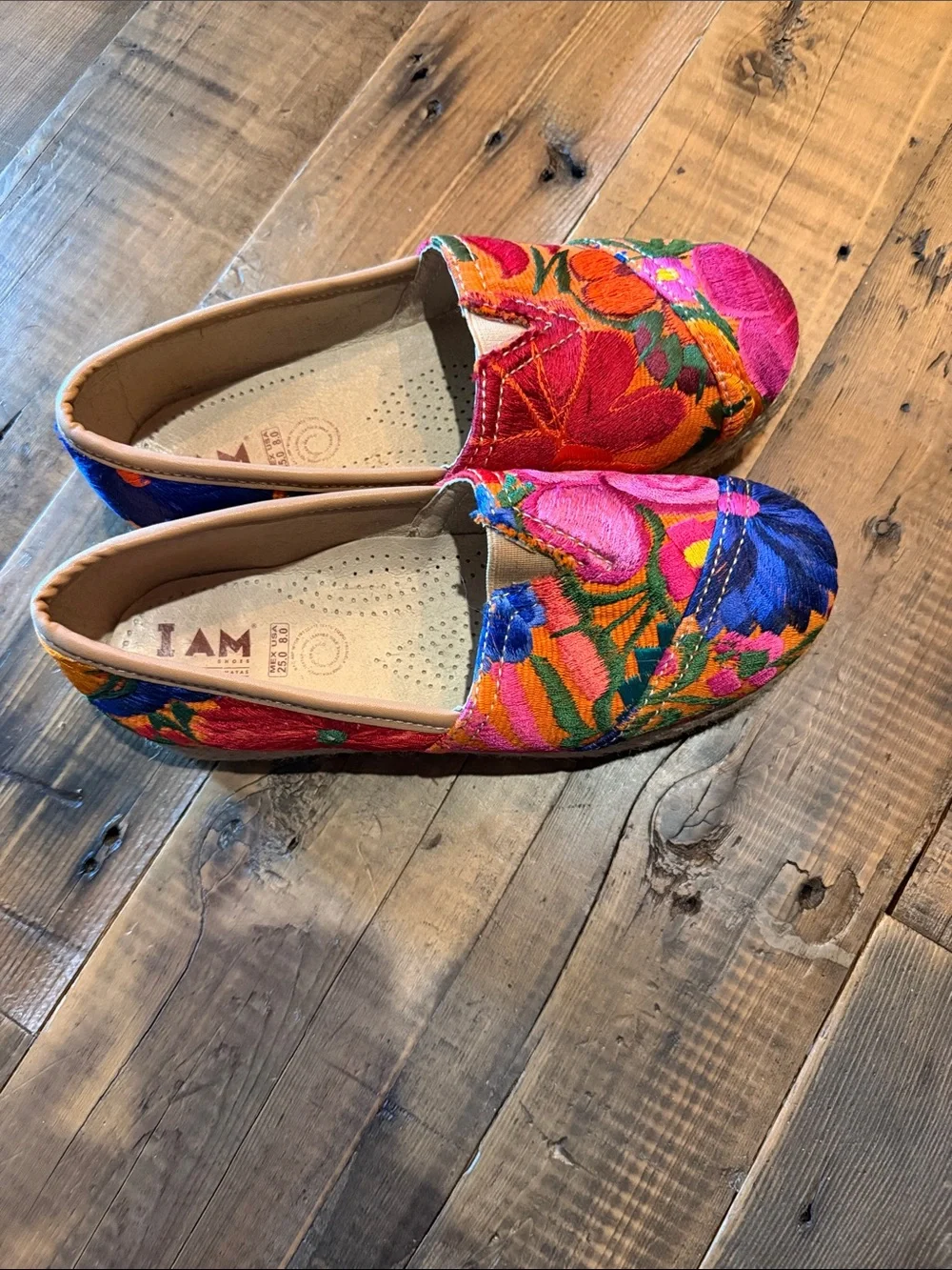 Beautiful resort-wear boutique Embroidered Espadrilles Mayan w/leather sole
